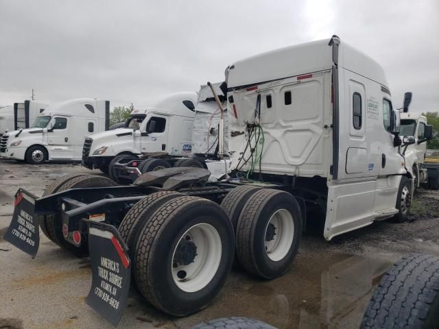 2016 Freightliner Cascadia 113