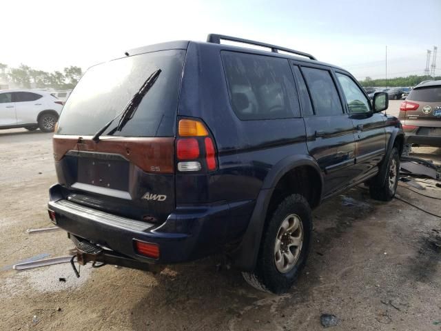 2002 Mitsubishi Montero Sport ES