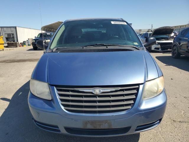 2007 Chrysler Town & Country LX