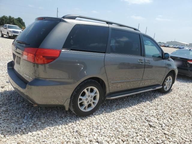 2004 Toyota Sienna XLE