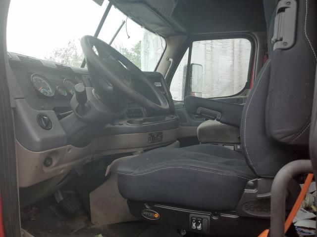 2016 Freightliner Cascadia 125