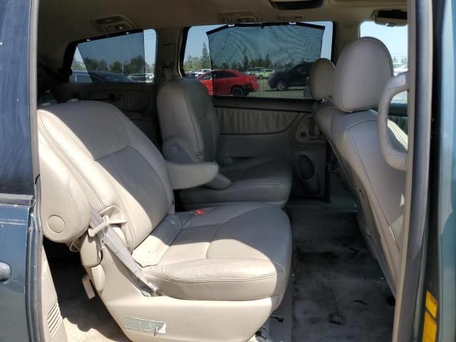 2005 Toyota Sienna XLE