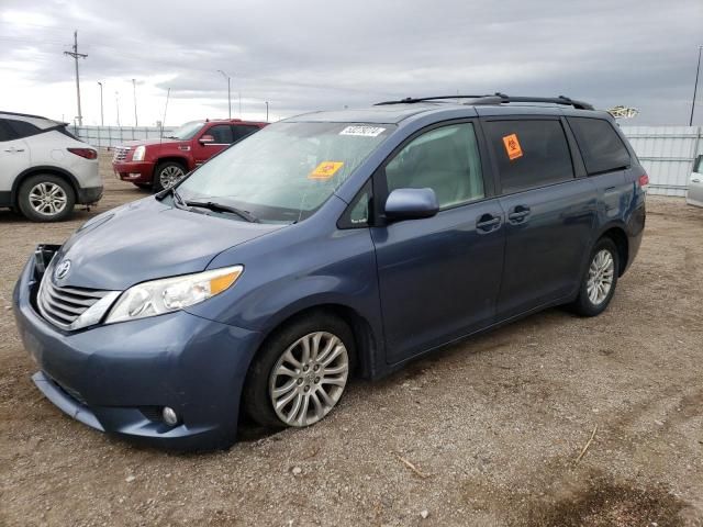 2013 Toyota Sienna XLE