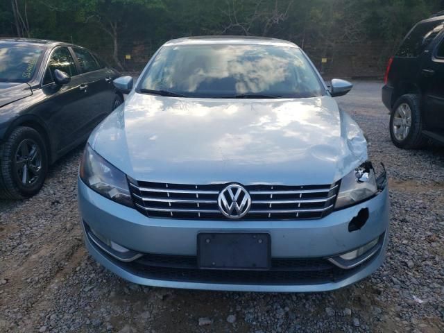 2012 Volkswagen Passat SEL