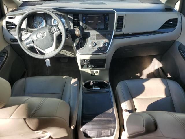 2017 Toyota Sienna XLE