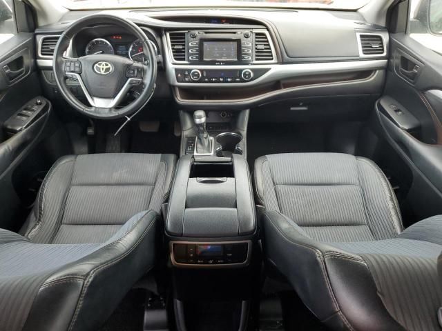 2015 Toyota Highlander LE