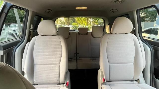 2016 KIA Sedona LX