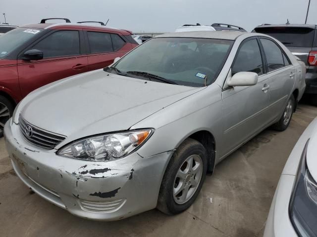 2005 Toyota Camry LE