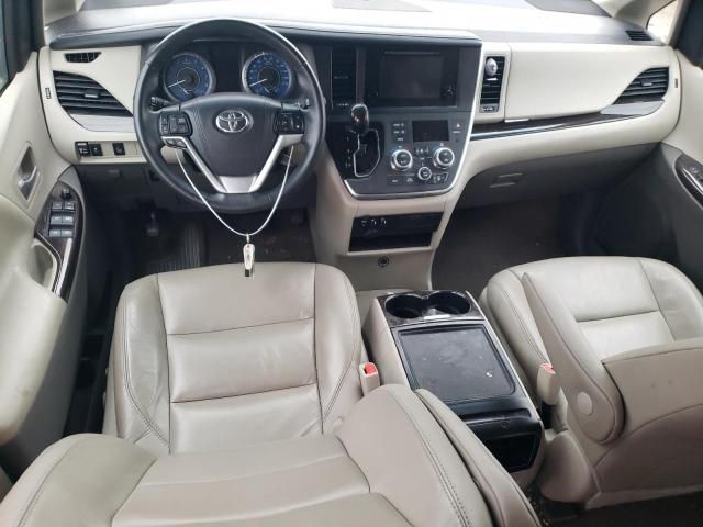 2017 Toyota Sienna XLE