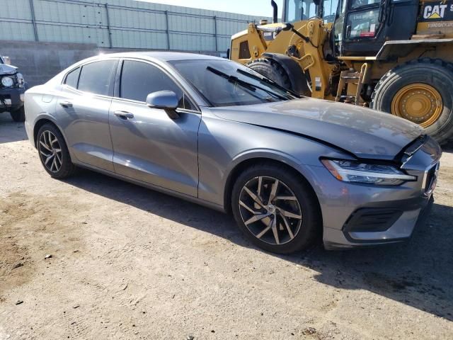 2020 Volvo S60 T6 Momentum