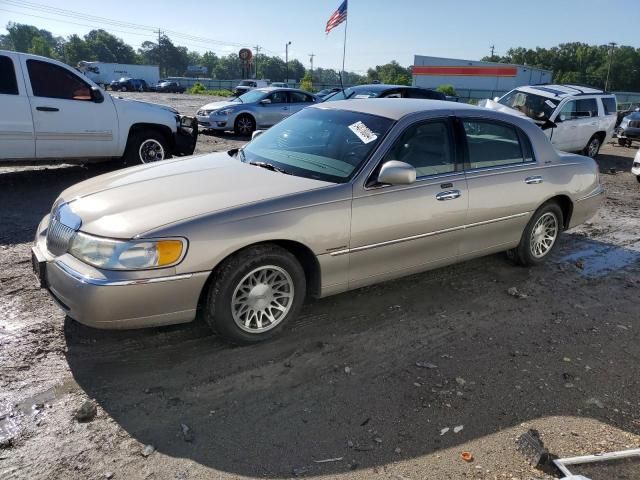 2001 Lincoln Town Car Signature