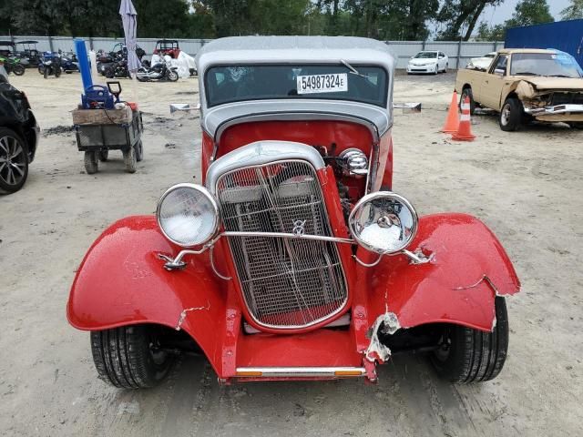 1932 Ford 2-DR Sedan