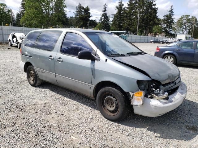 1999 Toyota Sienna CE