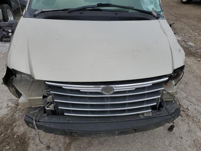 2007 Chrysler Town & Country LX