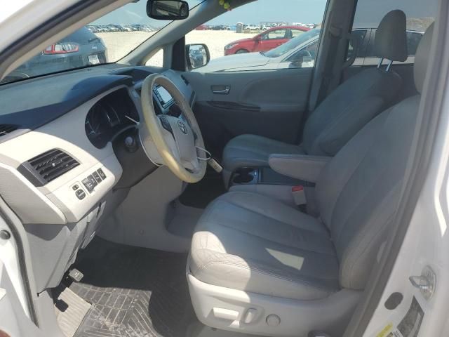 2014 Toyota Sienna XLE