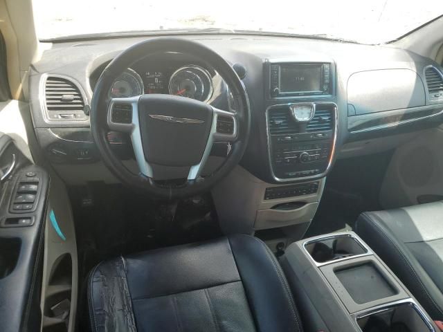 2012 Chrysler Town & Country Touring L