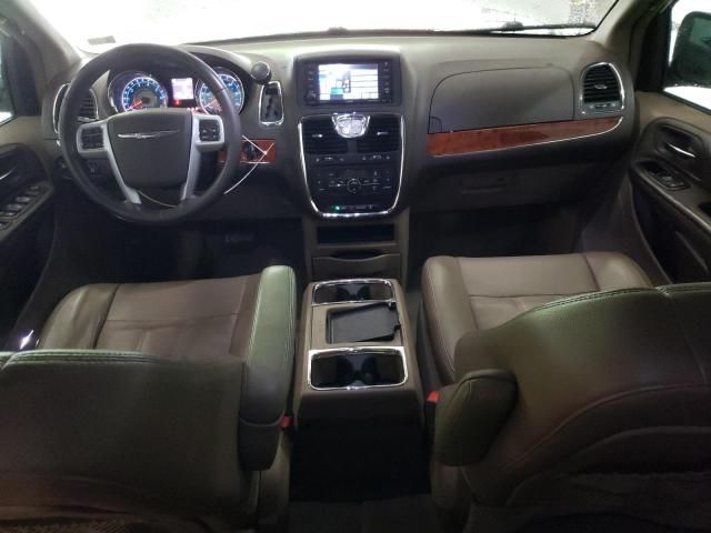 2014 Chrysler Town & Country Touring L