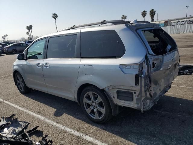 2018 Toyota Sienna SE