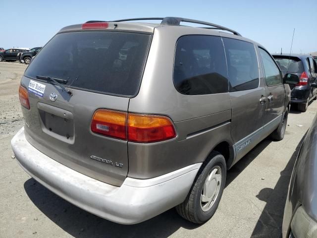 1998 Toyota Sienna LE