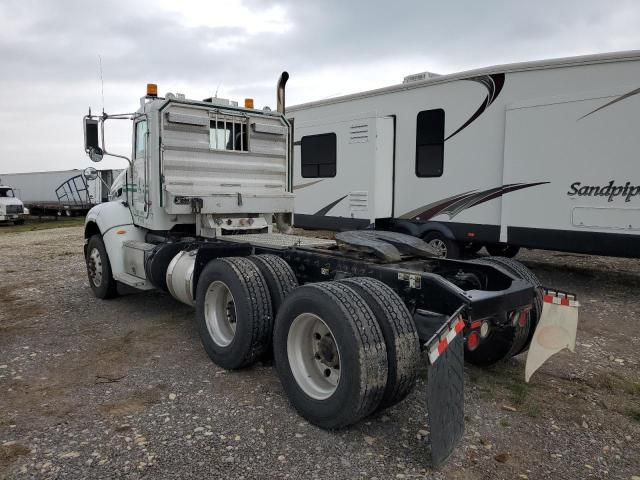 2014 Peterbilt 384