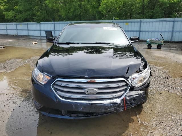 2018 Ford Taurus SEL