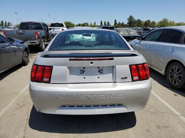 2000 Ford Mustang