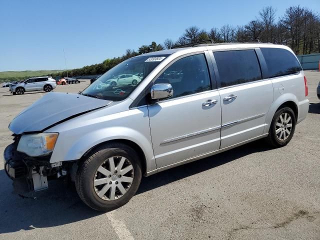 2011 Chrysler Town & Country Touring L