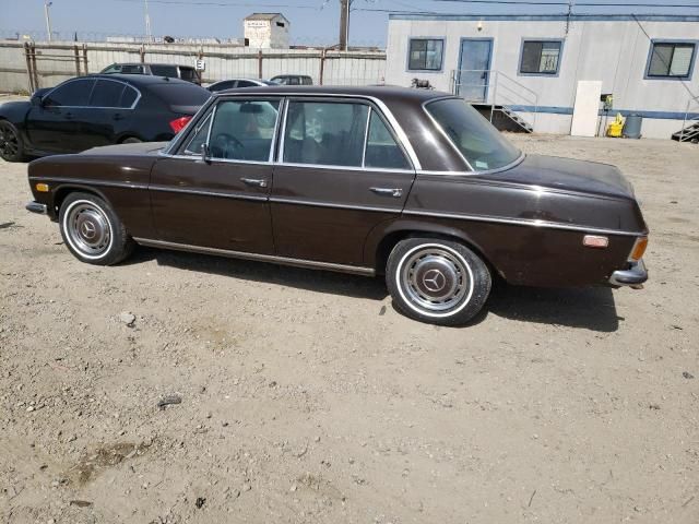 1972 Mercedes-Benz 220