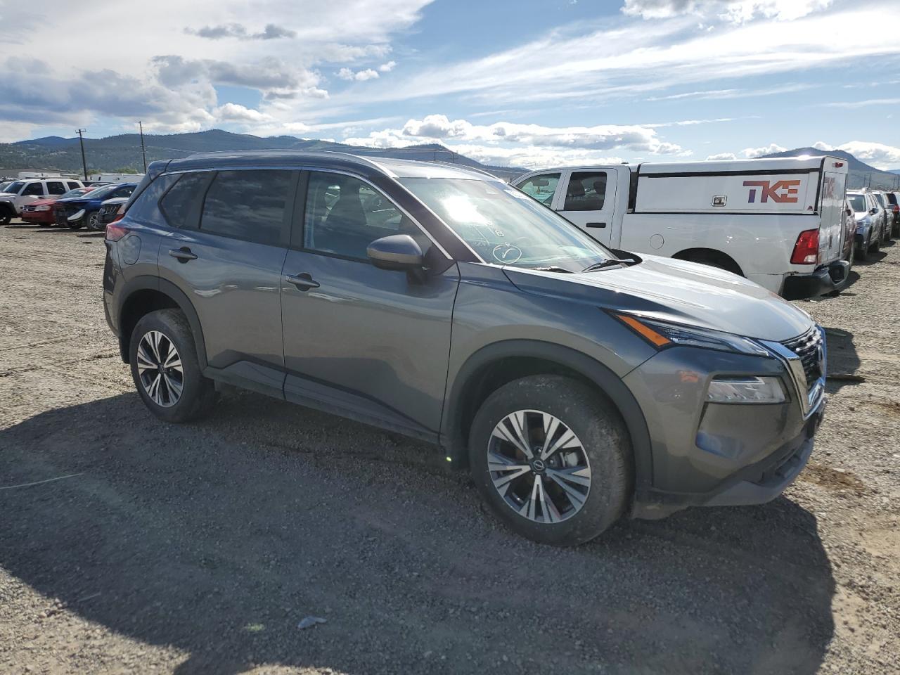 2022 Nissan Rogue sv