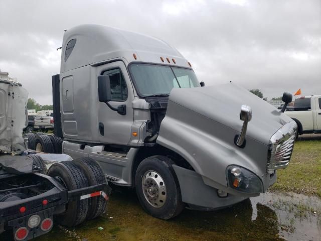 2016 Freightliner Cascadia 125