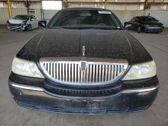 2011 Lincoln Town Car Signature Limited