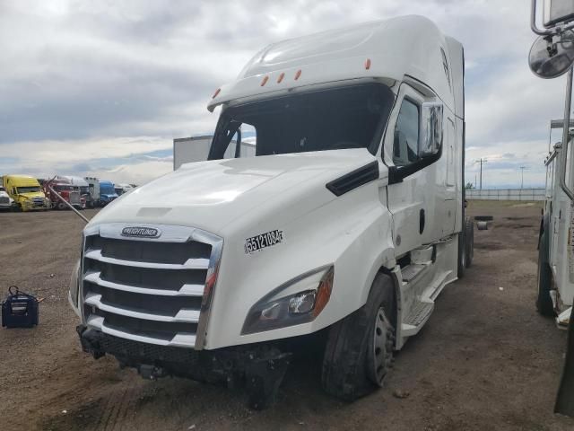 2020 Freightliner Cascadia 126