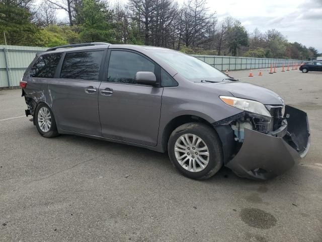 2016 Toyota Sienna XLE