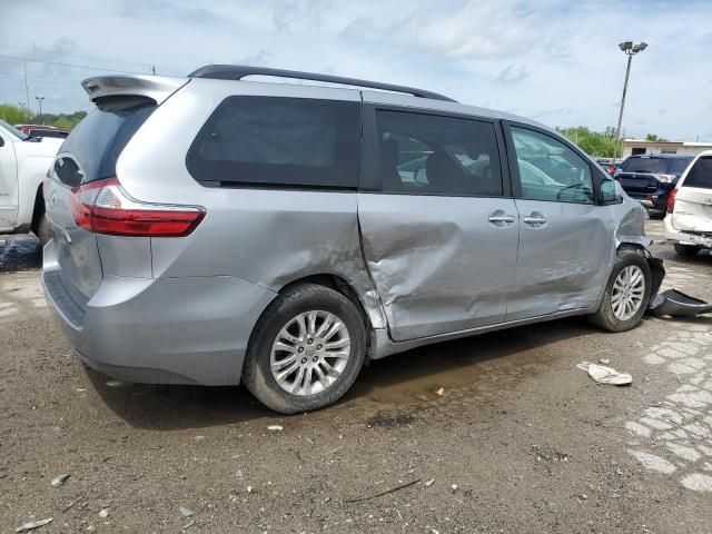 2016 Toyota Sienna XLE