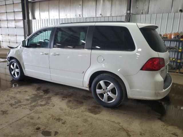 2011 Volkswagen Routan SE