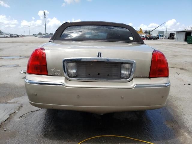 2011 Lincoln Town Car Signature Limited