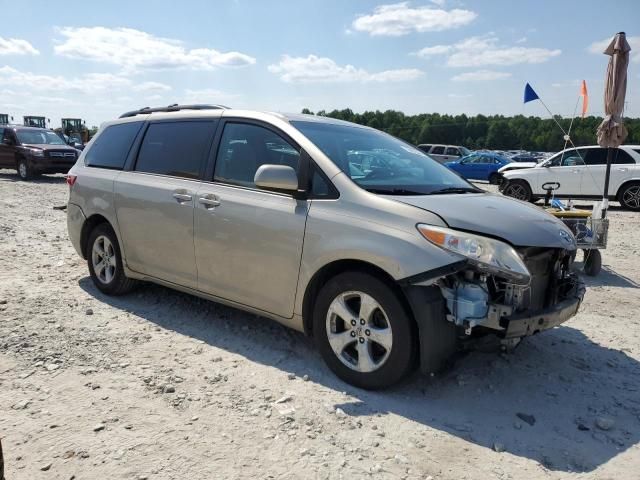 2015 Toyota Sienna LE