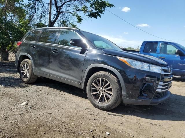 2018 Toyota Highlander SE