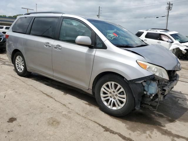 2016 Toyota Sienna XLE