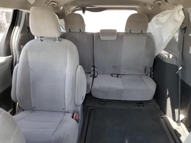 2015 Toyota Sienna LE