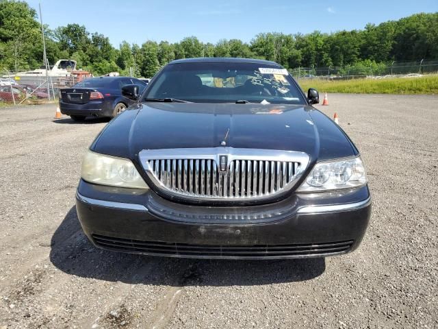 2004 Lincoln Town Car Executive