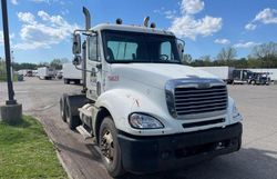 2004 Freightliner Conventional Columbia for sale in Woodhaven, MI