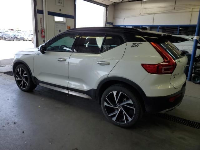 2020 Volvo XC40 T5 R-Design