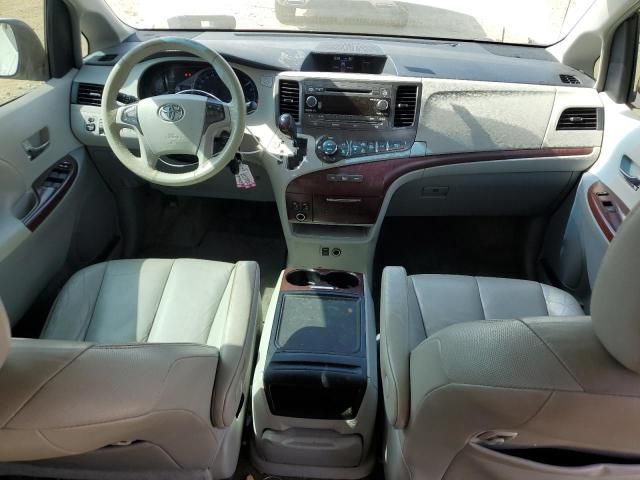 2013 Toyota Sienna XLE