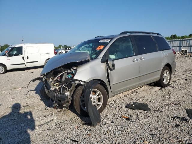 2006 Toyota Sienna XLE