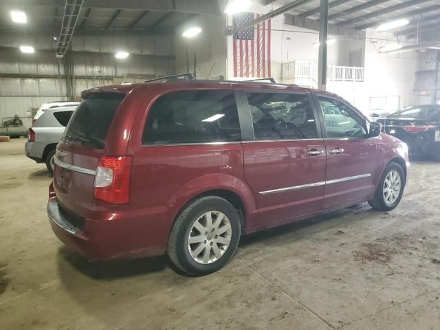 2016 Chrysler Town & Country Touring