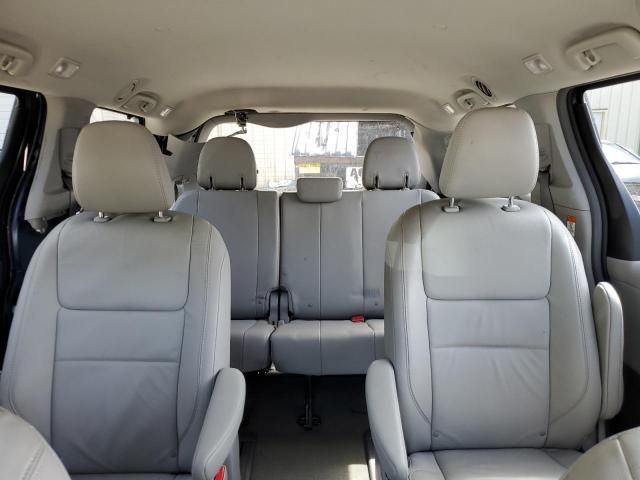 2018 Toyota Sienna XLE