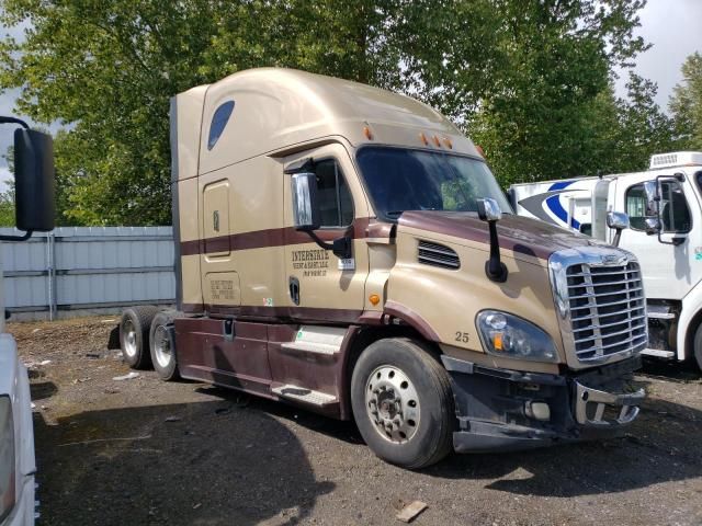 2016 Freightliner Cascadia 113