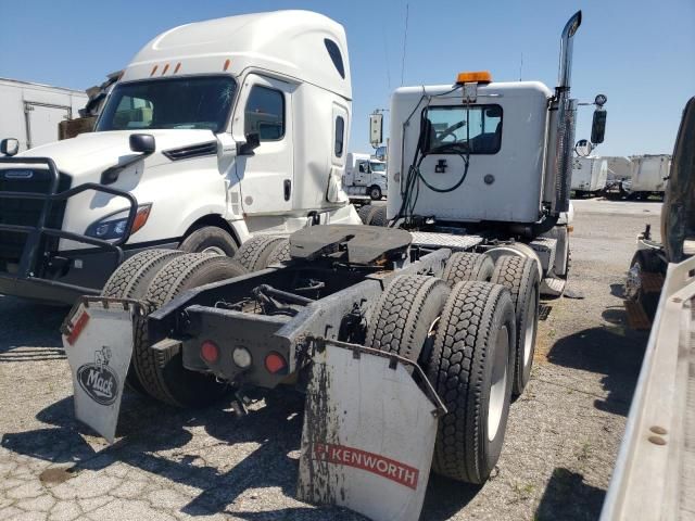 1994 Freightliner Conventional FLD112
