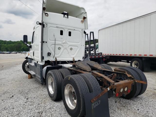 2015 Freightliner Cascadia 125